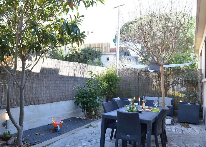 Maison 4 Pieces Avec Terrasse, Climatisation Et Parking - Proche A - Fr-1-226a-48 Fréjus