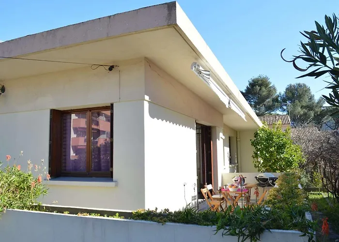 Maison 4 Pieces Avec Terrasse, Climatisation Et Parking - Proche A - Fr-1-226a-48 * Fréjus
