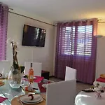 Maison 4 Pieces Avec Terrasse, Climatisation Et Parking - Proche A - Fr-1-226a-48 Vakantiehuis