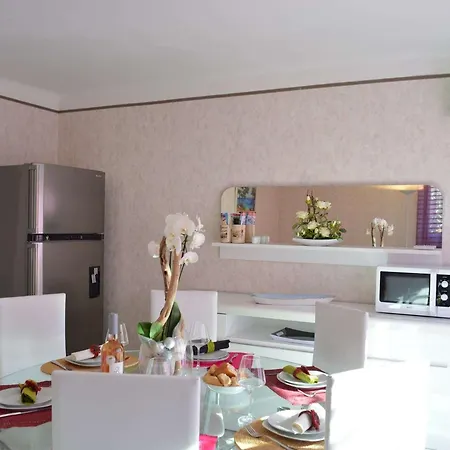 Maison 4 Pieces Avec Terrasse, Climatisation Et Parking - Proche A - Fr-1-226a-48 Vakantiehuis