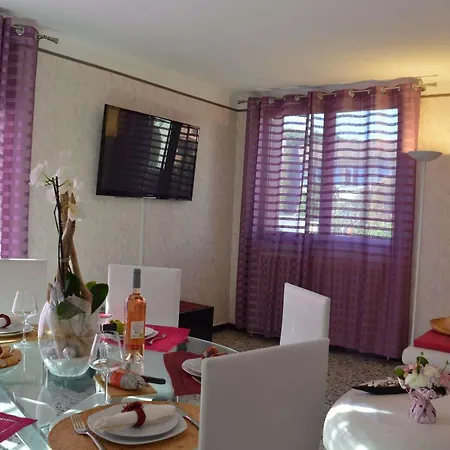 Maison 4 Pieces Avec Terrasse, Climatisation Et Parking - Proche A - Fr-1-226a-48 Vakantiehuis