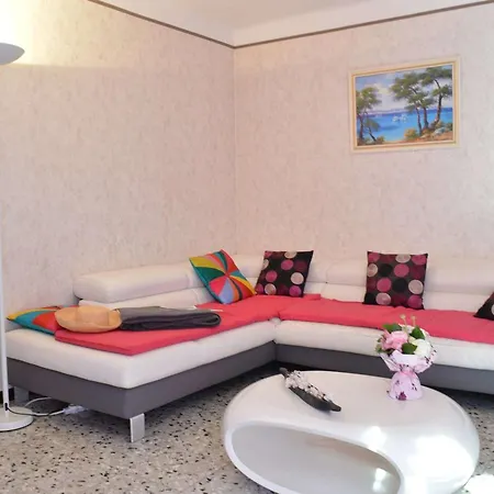 Maison 4 Pieces Avec Terrasse, Climatisation Et Parking - Proche A - Fr-1-226a-48 Vakantiehuis *
