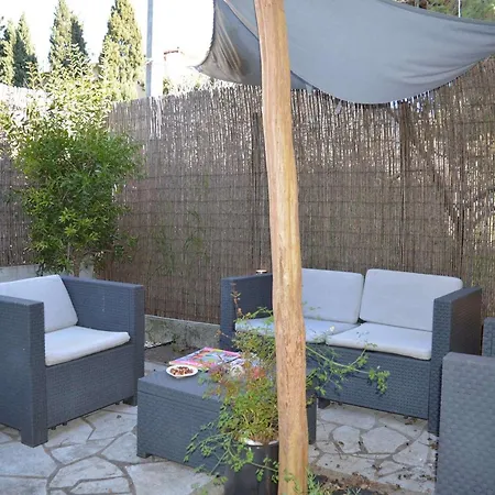 Hébergement de vacances Maison 4 Pièces Avec Terrasse, Climatisation Et Parking - Proche à - Fr-1-226a-48 *