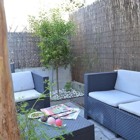 Maison 4 Pièces Avec Terrasse, Climatisation Et Parking - Proche à - Fr-1-226a-48 *