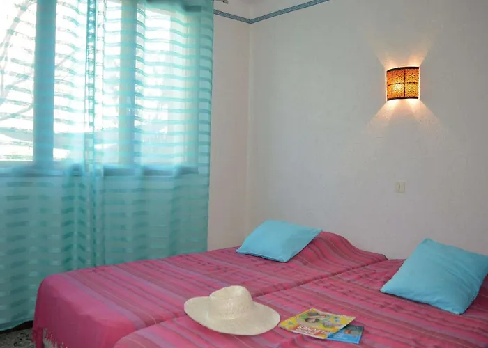 Maison 4 Pieces Avec Terrasse, Climatisation Et Parking - Proche A - Fr-1-226a-48 * Fréjus