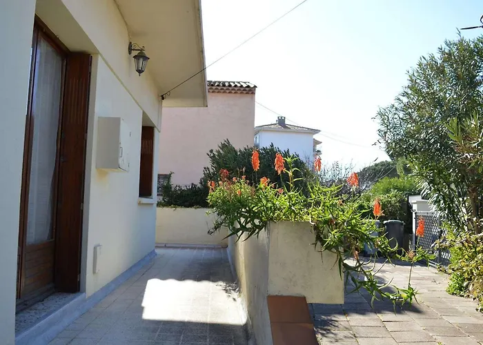 Σπίτι διακοπών Maison 4 Pieces Avec Terrasse, Climatisation Et Parking - Proche A - Fr-1-226a-48