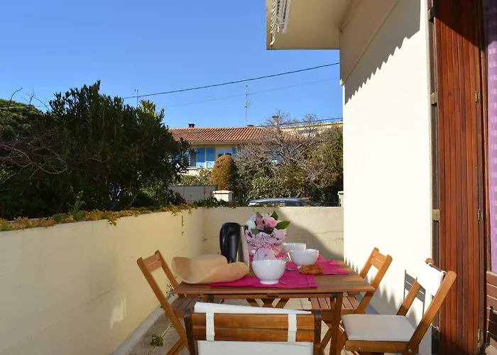 Maison 4 Pieces Avec Terrasse, Climatisation Et Parking - Proche A - Fr-1-226a-48 *