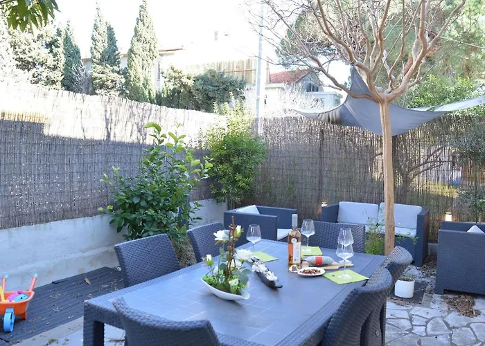 Maison 4 Pieces Avec Terrasse, Climatisation Et Parking - Proche A - Fr-1-226a-48 * Fréjus