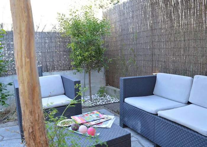 Maison 4 Pieces Avec Terrasse, Climatisation Et Parking - Proche A - Fr-1-226a-48 *